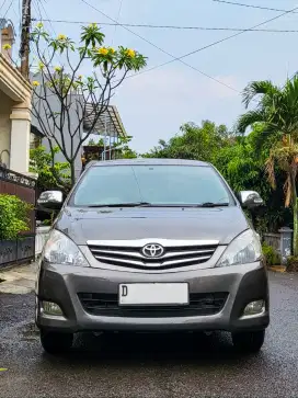 Innova V Matic 2011 Bensin