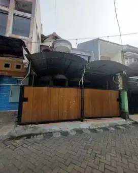 28. DIJUAL RUMAH 2 LANTAI GUNUNGSARI INDAH SURABAYA
