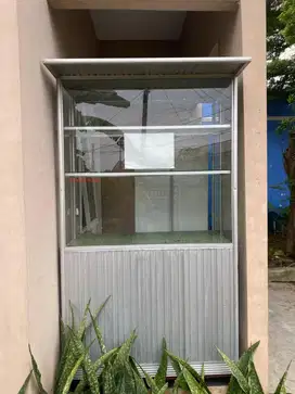 Etalase Jualan Makanan