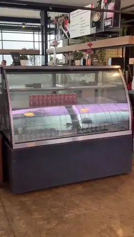 Showcase GEA untuk roti atau minuman