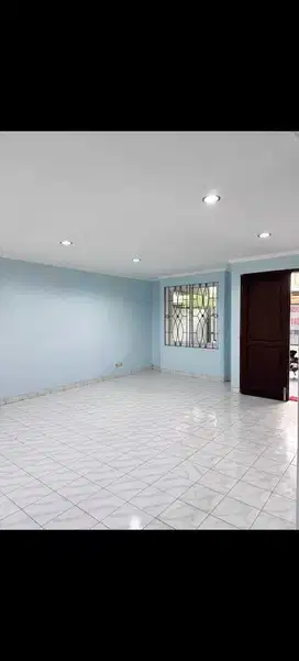 Dijual rumah rapi, bagus, siap huni di Daan Mogot Baru