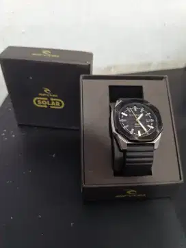 Ripcurl Solar Original – Jam Tangan Keren, Tenaga Surya, Anti Ribet!