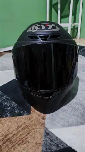 Helm KYT TT course
