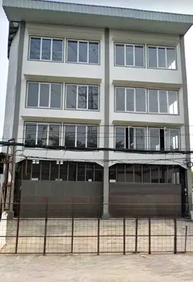 Ruko gandeng hadap jalan 4lt 11x30 330m Cengkareng Jakarta Barat