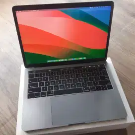 Macbook pro 2016 touchbar 13 inch ram 8gb ssd 256gb fullset core i5