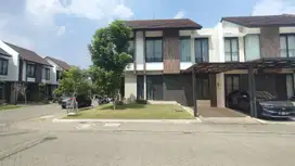 Rumah Hoek 2 lantai di Tatar Simakirana KBP