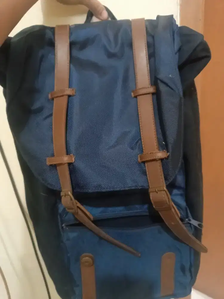 Tas ransel muat banyak
