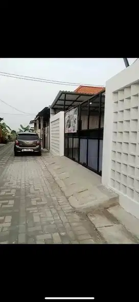 Otella Kost Perempuan