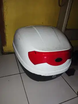 Box Motor putih