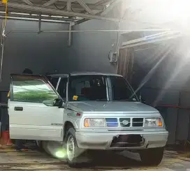 Jual suzuki escudo nomade