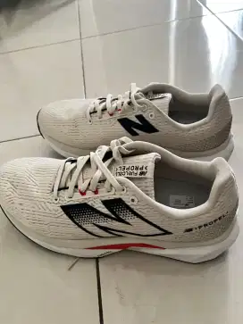 Dijual Sepatu Running NB Propel V5 Fuelcell