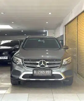 Mercedes GLC 250 Exclusive 2016 May Automatic Abu Tua Metalik Vieta Mo