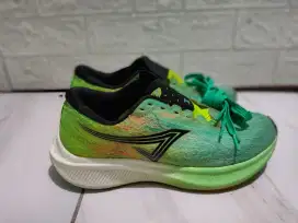 Sepatu lari / running