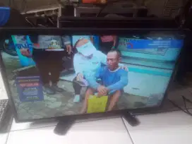 Tv led 24 inch sharp+stb normal siap tonton nego tipis