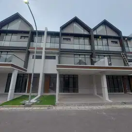 Dijual rumah pik2 3 kamar tidur 3 lantai uk 8x10 smarthome