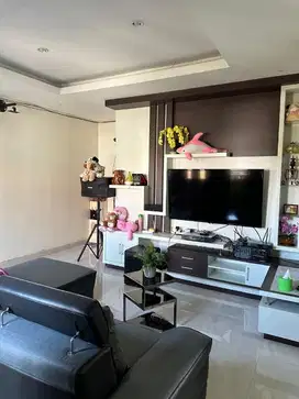 RUMAH MEWAH 3,5 ARE DEKAT RENON GARASI BISA 5 MOBIL