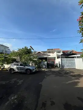 Rumah Hitung Tanah Intercon Kebon Jeruk di bawah Harga Pasar