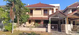 Rumah 2 Lantai Villa Westwood Pakuwon City Terawat Siap Huni