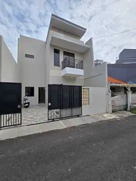 Rumah Di Kayu Putih Tengah, Jakarta Timur (brand new renovated)