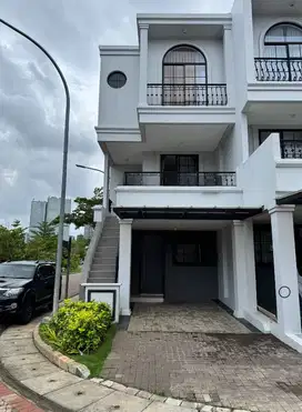 Rumah Hoek Full Furnished Concerto 5x15 Golf Island-PIK