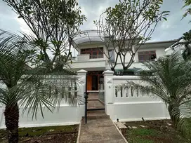FOR RENT RUMAH SIAP HUNI DI METRO ALAM PONDOK INDAH JAKARTA SELATAN
