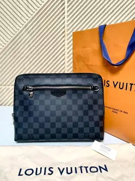 Lv clutch original 2024