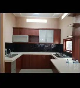 SEWA RUMAH 2 LANTAI SEMI FURNISHED DI MEKARWANGI BANDUNG