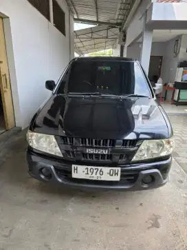 Isuzu panther type LM tahun 2014