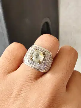 Natural Yellow Sapphire No Treatment 2.05crt
Srilanka Ceylon Memo KGR