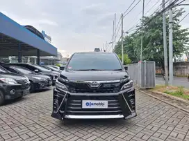 TDP Rendah Toyota Voxy 2.0 Bensin-AT 2018 Hitam CNRSB