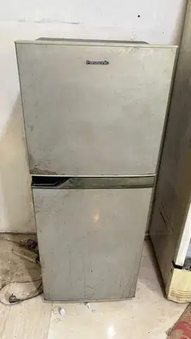 kulkas panasonic  2 pintu