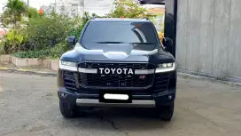 Km 6 ribuan toyota land cruiser lc 300 gr sport grs 4x4 tss 2023 hitam
