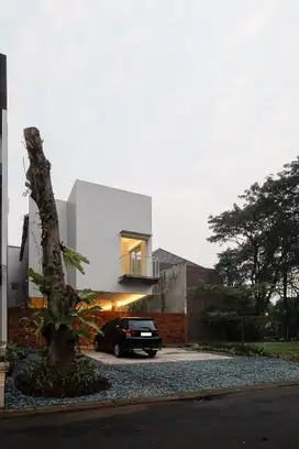 Dijual Rumah Tropis Minimalis Full Furnished di Sutera Olivia - Alam S