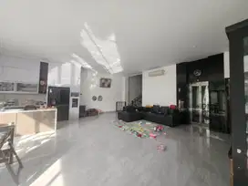 Rumah Hoek, jalan lebar di Sunter Mas Tengah, Sunter