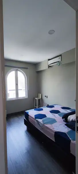 Dijual rumah Cantik 3 lantai di Kelapa Gading