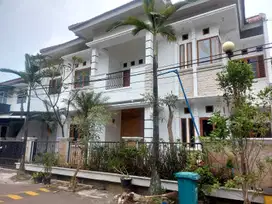 Rumah Mewah Komplek Kiarasari Asri Buah Batu Bandung | LH010