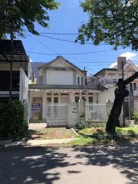 Rumah Teuku Umar Pusat Kota Surabaya 2lantai Bangunan 300m2