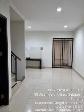 Rumah Di Green Lake City Ukuran 6x15 2 Lantai Berikut 3 Unit AC