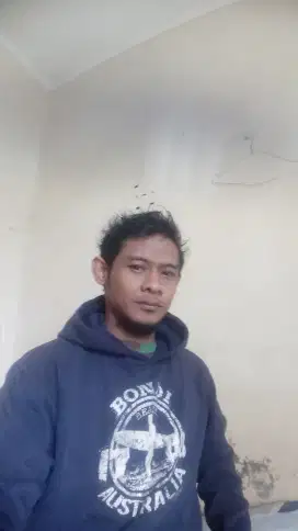 Mencari kerja apa saja..