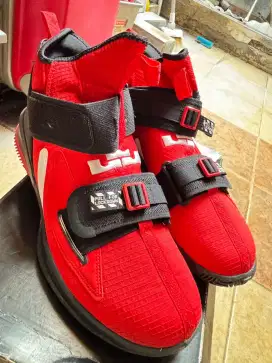 Sepatu basket ori