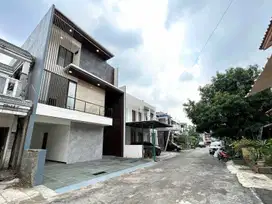 Rumah 2,5 Lantai baru Mewah di Komplek Pejaten Pasar Minggu Jakarta Se
