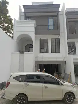 RUMAH MEWAH CLASSSIC PESANGGRAHAN JAKARTA SELATAN