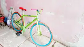 SEPEDA FIXIE KINLIN UNITED Second