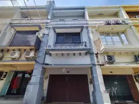 Di SEWAKAN RUKO 3 LANTAI VILLA Bukit MAS