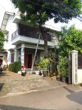 Dijual rumah 2 lantai di Sukaresmi, budi Agung