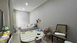 Dijual Rumah Full Bangunan di Springs Gading Serpong