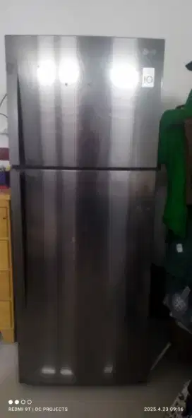 Kulkas LG 2 pintu Smart Inverter kondisi bagus di Cakung Jakarta timur