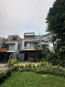 HARGA SPESIAL PRA KEMERDEKAAN. RUMAH 3 LANTAI DI BSD