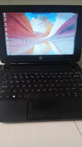 Dijual laptop 10 - HP pavilion notebook 10 - minus layar bergaris