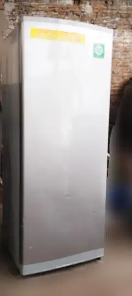 Frezer SHARP 8rak